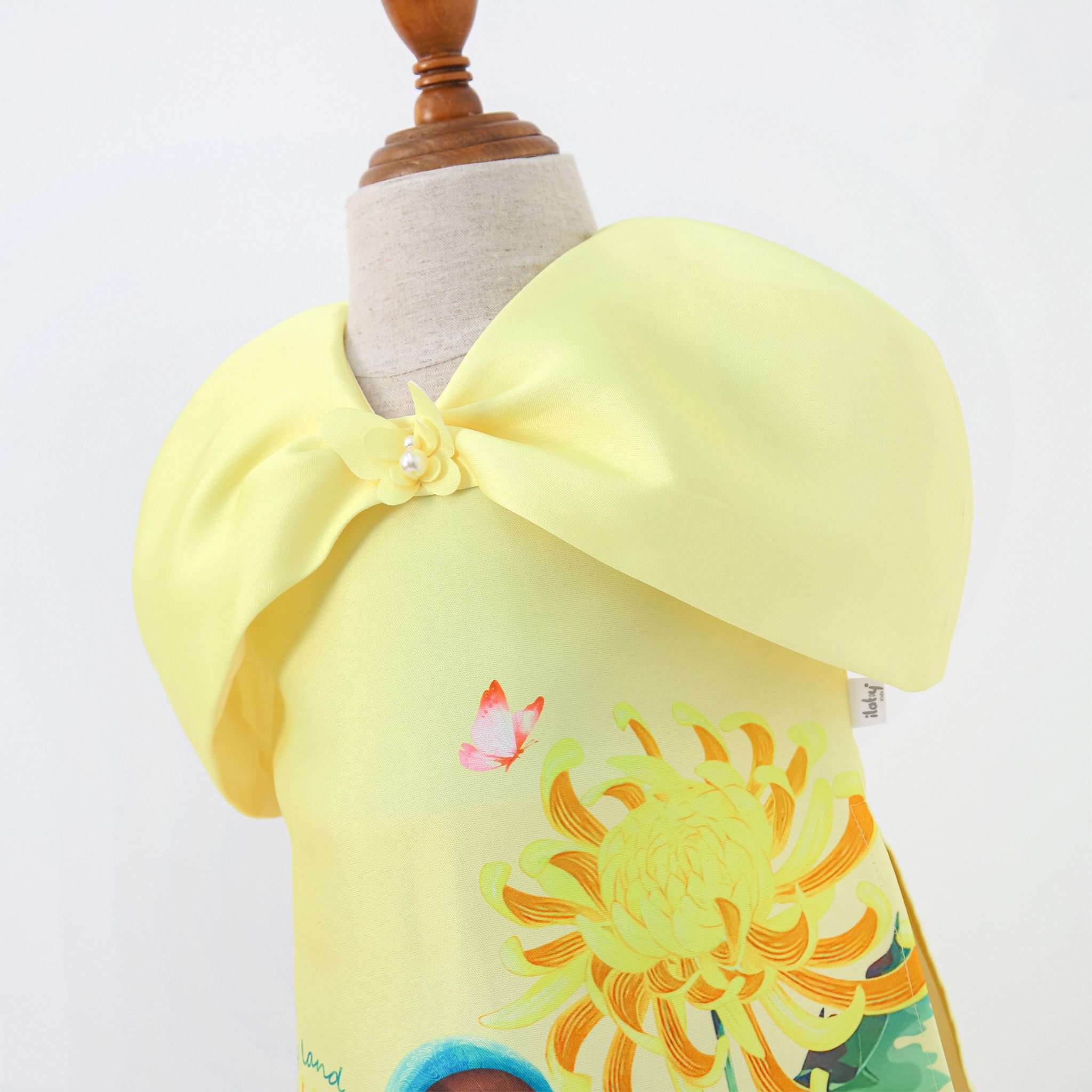 Set áo dài bé gái vải Tafta hoạ tiết hoa cúc AG004