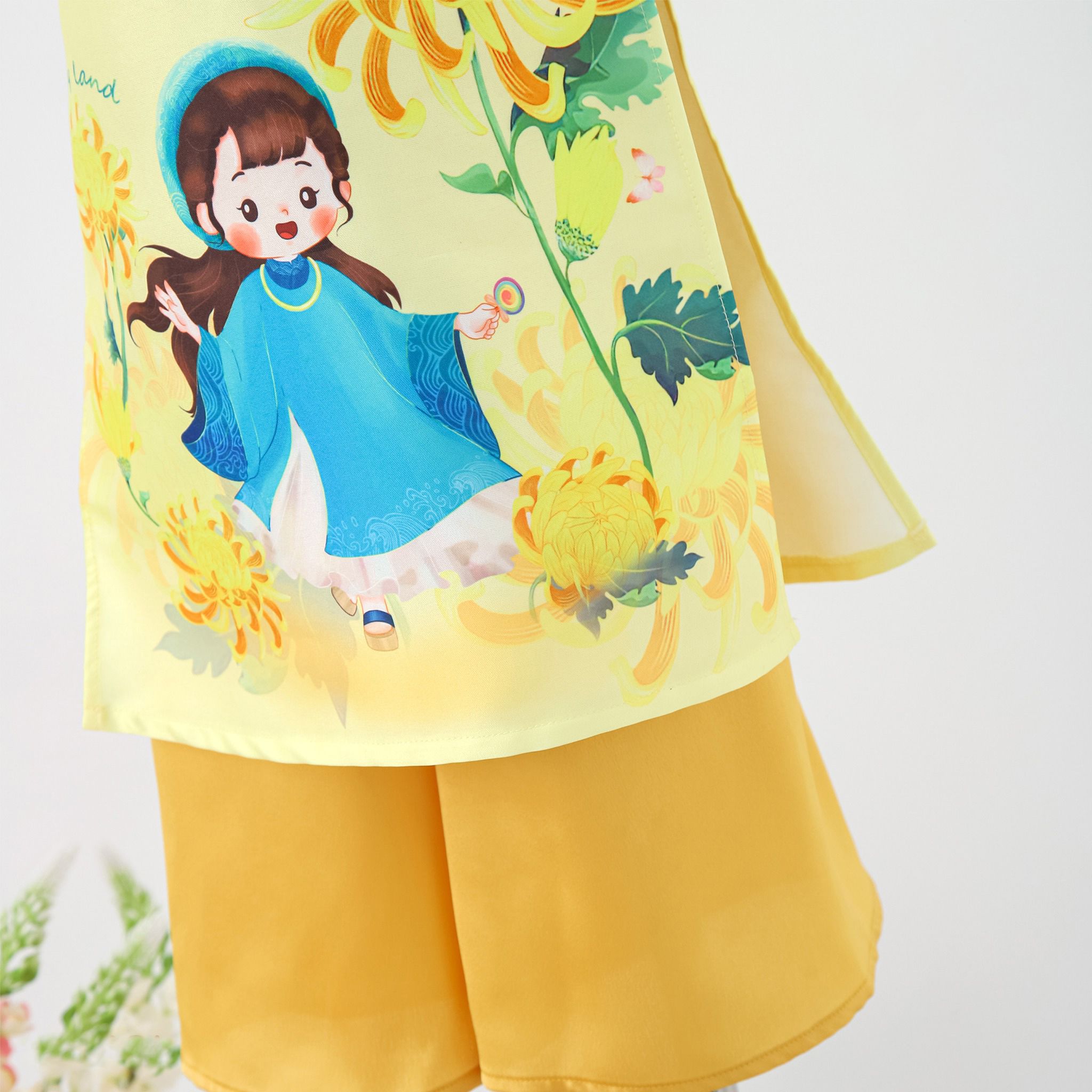 Set áo dài bé gái vải Tafta hoạ tiết hoa cúc AG004