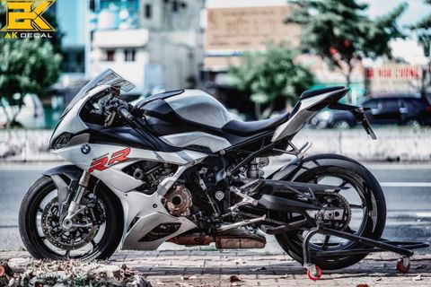 BMW S1000RR - 111221 wrap grey