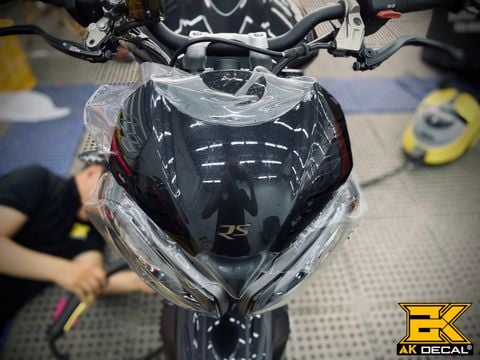 PPF TRIUMPH TRIPLE RS đen bóng