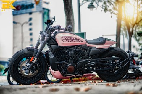 Harley Davidson Sportster S - 151221 wrap pink