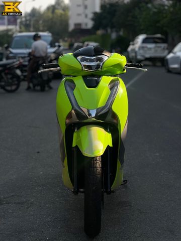 HONDA SH - 040224 wrap green