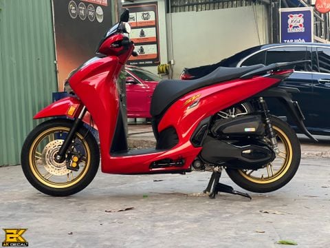 HONDA SH - 271223 wrap red