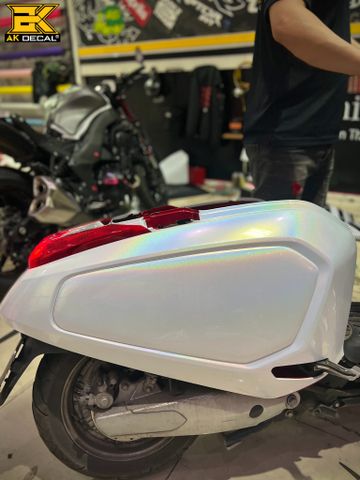 Vinfast Klara - 02 wrap chuyển sắc white