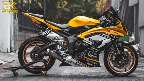 YAMAHA R6 - 007