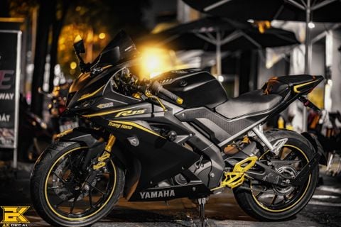 YAMAHA R15 - 120222