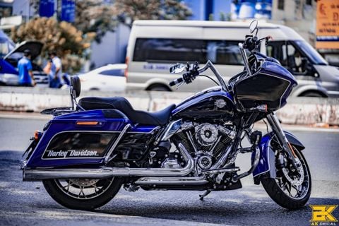 HARLEY DAVIDSON ROAD GLIDE - 040322 wrap blue