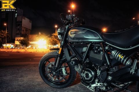 DUCATI SCRAMBLER - 050122