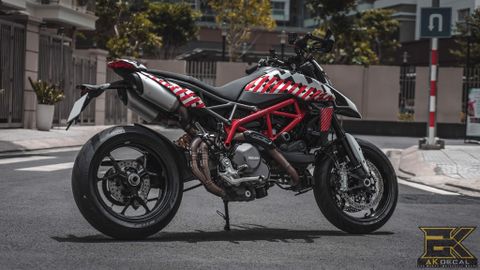 DUCATI HYPERMOTARD 950 - 012