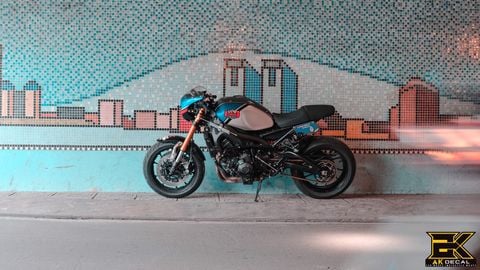 YAMAHA XSR900 - 001