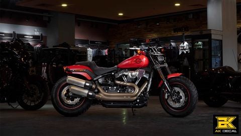 HARLEY DAVIDSON FAT BOB - 001 wrap red