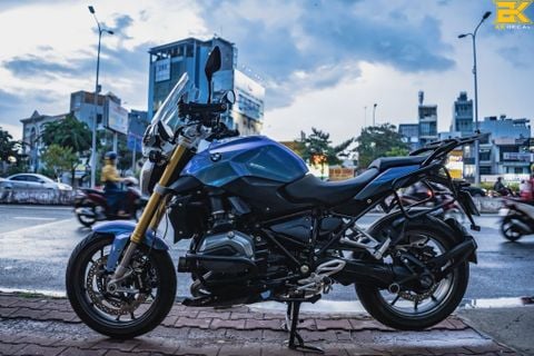 BMW R1000R - 290522 wrap chuyển sắc Blue