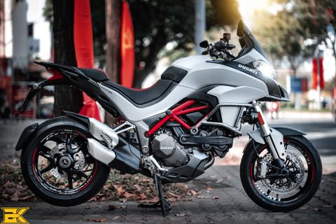 DUCATI MULTISTRADA - 050223 wrap grey