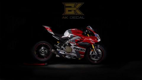 DUCATI PANIGALE V4 - 001