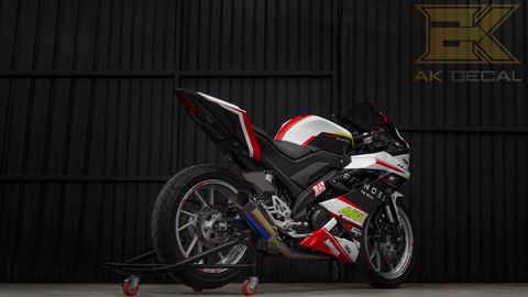 YAMAHA R15 - 013