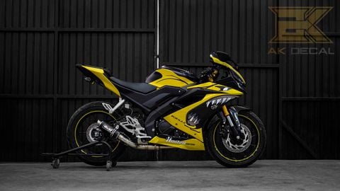 YAMAHA R15 - 014