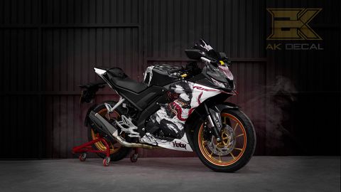 YAMAHA R15 - 016