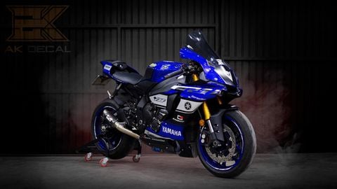 YAMAHA R1 - 022