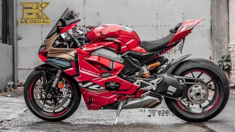 DUCATI PANIGALE V4 - 013