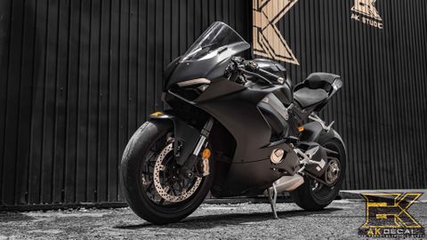 DUCATI PANIGALE V4 - 005 wrap black