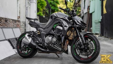 KAWASAKI Z1000 - 010