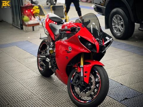 YAMAHA R1 - 2125