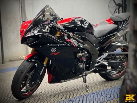 YAMAHA R1 - 2125