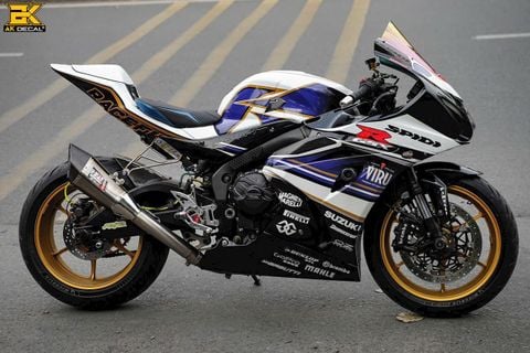 SUZUKI GSX R1000 - 225