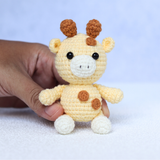 Con hưu baby amigurumi làm thủ công bằng len, tiny crochet