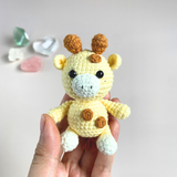 Con hưu baby amigurumi làm thủ công bằng len, tiny crochet