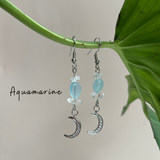 Khuyên tai đá aquamarine và thạch anh trắng cùng charm mặt trăng năng lượng tích cực