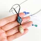 vòng cổ đá aquamarine và ốc biển