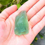 Đá Raw Green Flourite mang năng lượng tình yêu và chữa lành
