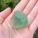 Đá Raw Green Flourite mang năng lượng tình yêu và chữa lành