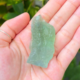 Đá Raw Green Flourite mang năng lượng tình yêu và chữa lành