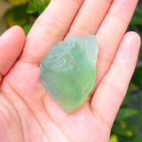 Đá Raw Green Flourite mang năng lượng tình yêu và chữa lành