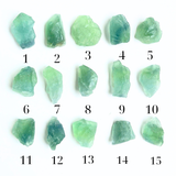 Đá Raw Green Flourite mang năng lượng tình yêu và chữa lành