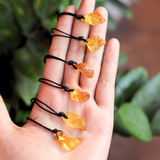 Vòng cổ đá hổ phách amber tự nhiên cho người lớn, giúp chống lại tà ma và bảo vệ sức khỏe, vòng cổ đá phong thủy