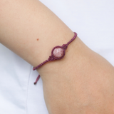 Vòng tay macrame với đá tourmaline hồng kiểu minimalist đơn giản