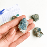 đá aquanarine thô size 3-4cm