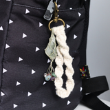 Móc khóa macrame kết hợp đá thạch anh tím xanh năng lượng bình yên