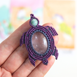 Rùa macrame với đá thạch anh tím - amethyst