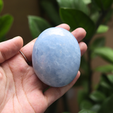 Đá cầm tay Blue Calcite palm stone