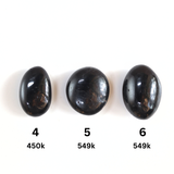 Đá cầm tay Black tourmaline palm stone