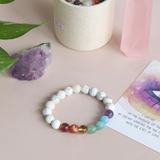VÒNG TAY NĂNG LƯỢNG TẬP TRUNG VÀ CÂN BẰNG ĐÁ HOWLITE VÀ 7 VIÊN ĐÁ CHAKRA