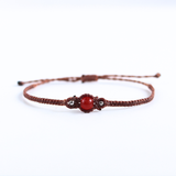 Vòng tay macrame kiểu đơn giản với đá carnelian