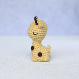 Con hưu cao cổ Amigurumi làm thủ công bằng len, tiny crochet