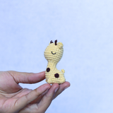 Con hưu cao cổ Amigurumi làm thủ công bằng len, tiny crochet