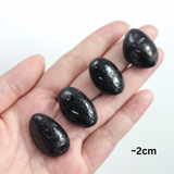 Đá Black Tourmaline mài bóng mang năng lượng bảo vệ rất tốt, dùng để đặt bàn, bỏ túi, trưng trong không gian để bảo vệ khỏi năng lượng xấu