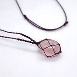 Vòng cổ macrame đá thạch anh hồng rose quartz